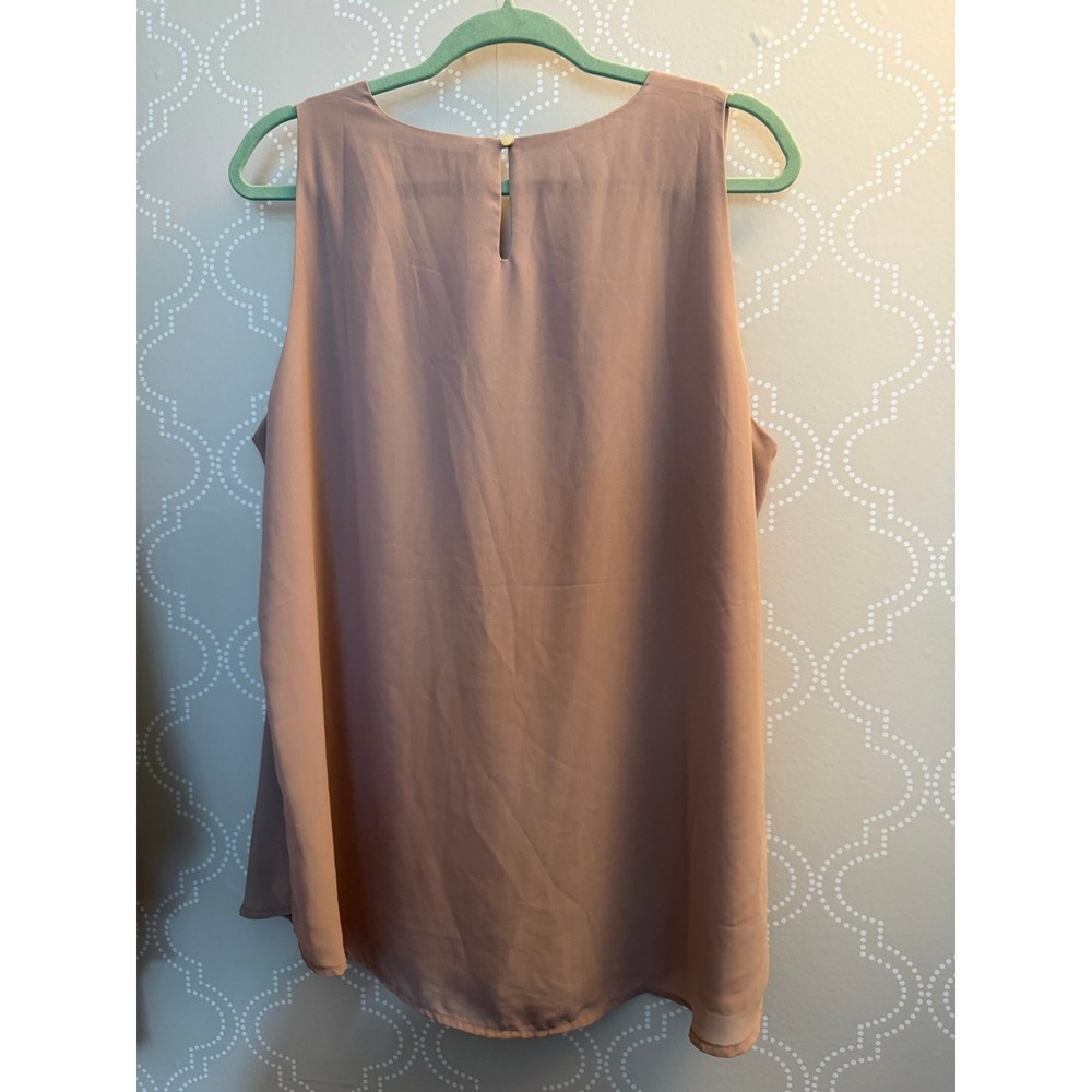 Zenana V-Neck Sleeveless Pleated Flowy Blouse Tan XL - Picture 3 of 9